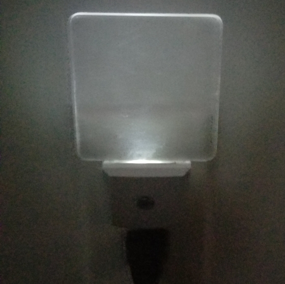 2 Night Lights - Picture 3 of 4